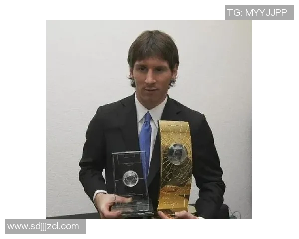 全球足球史上十大最强球员排名及其传奇成就分析 全球足球史上十大最强球员排名及其传奇成就分析